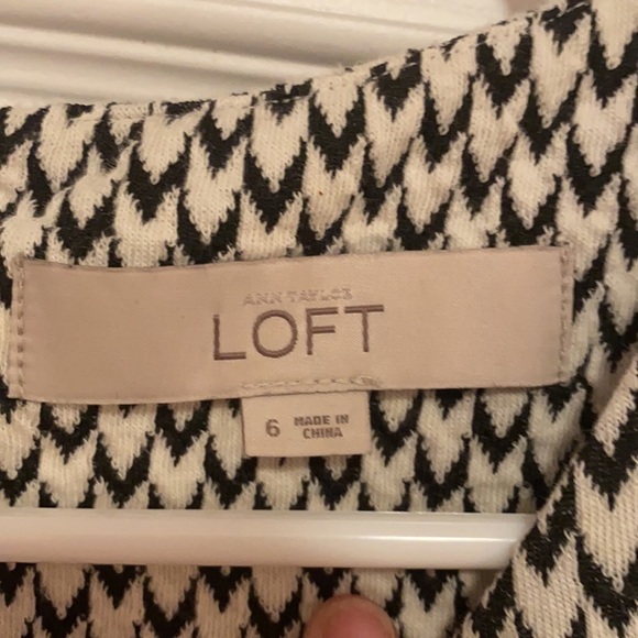 Loft a line style dress - Picture 2 of 4